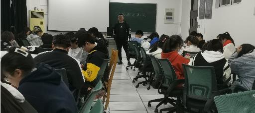 学宪法，讲宪法