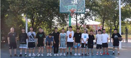 经济与管理系举办“以球会友，促进交流”篮球主题赛活动