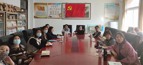 经济与管理系学习全国“两会”精神