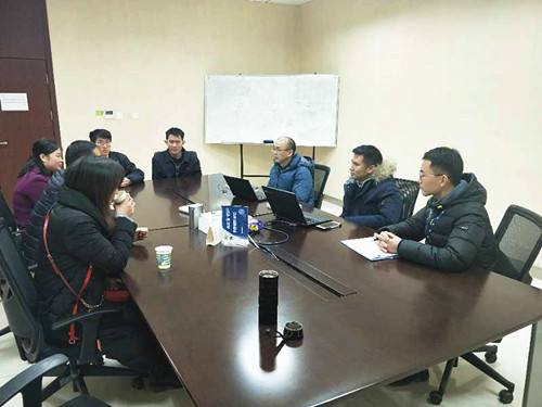 校企双方面对面与实习生代表进行交流_副本.jpg