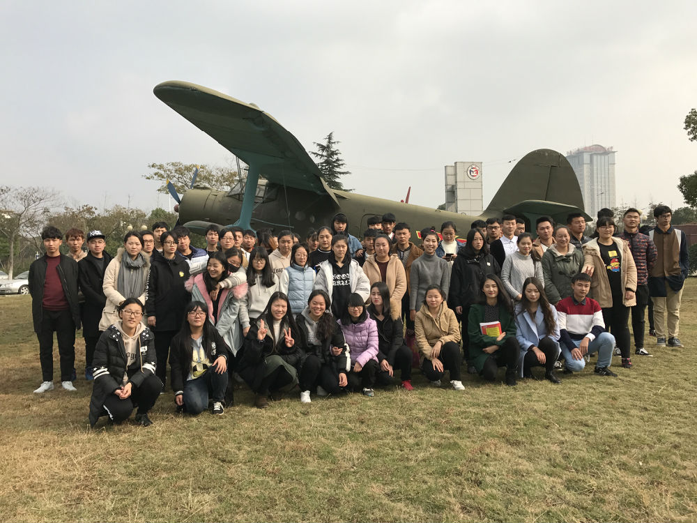 参加盲行活动全体同学合影留念。.JPG