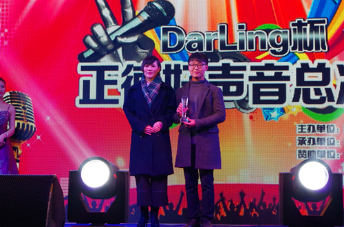 赞助商给最佳人气获颁奖_副本.jpg
