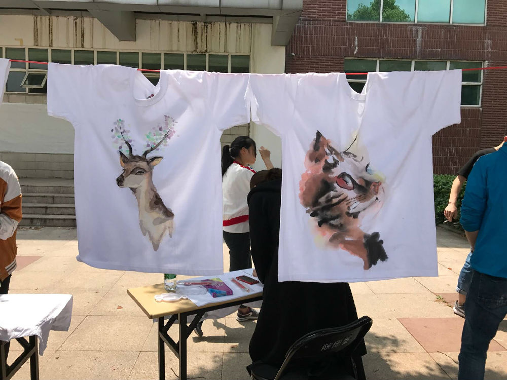 图二 手绘文化衫作品.jpg