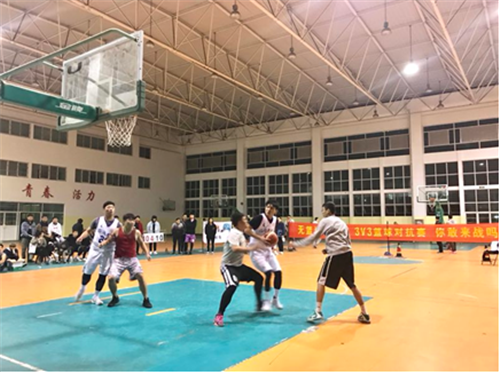 3V3”擂主对抗赛现场激烈争夺.png