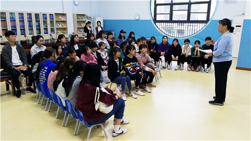 同学们认真参加岗前培训.jpg
