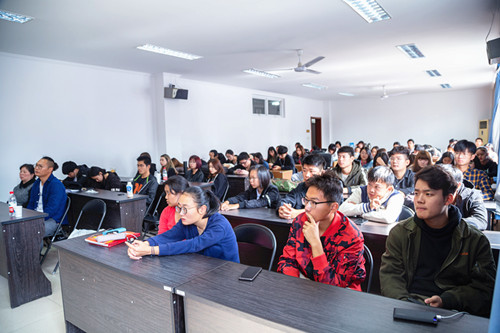18级新闻专业同学_副本.jpg