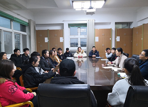 座谈会现场_副本.jpg