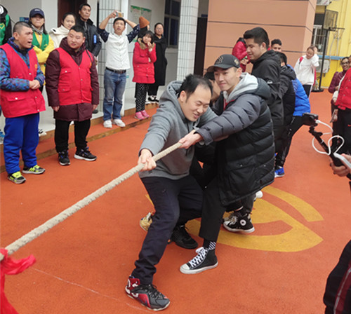 志愿者们和小伙伴们积极参与活动_副本.jpg